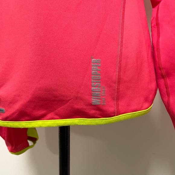 Puma Geranium Punch Windblock Hooded Soft Shell - Picture 12 of 13